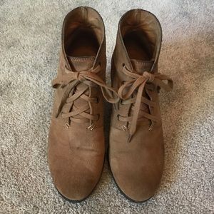 Tan suede Lucky wedge boots